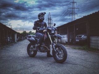 “Два колеса, несмотря на боль“ Дмитрий Казаков и его SUZUKI DRZ 400 SM