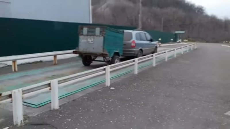 Свиноматка уехала через весовую. Какой вес