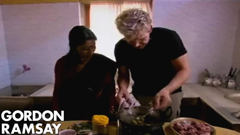 Beautiful Chef teaches Gordon to make Chicken with Sesame