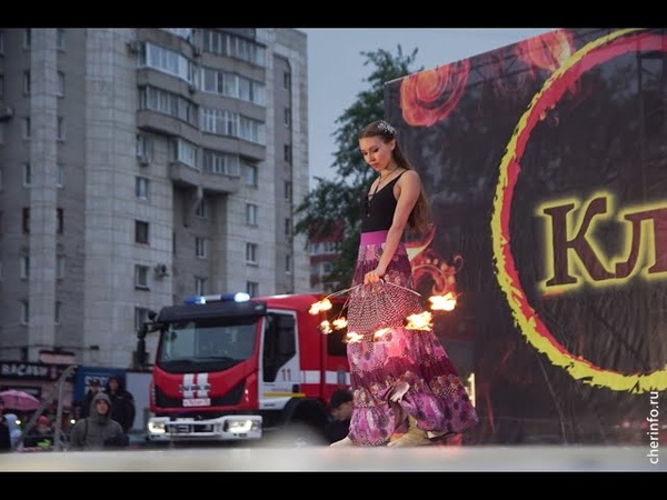 Maria Prokazina fire fans