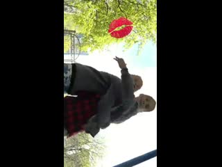 (4)