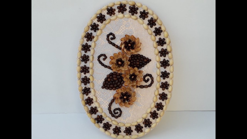 Tablou cu coji de fistic si boabe de cafea Painting with pistachio shells and coffee