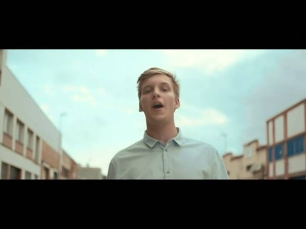 George Ezra Keeps It in the