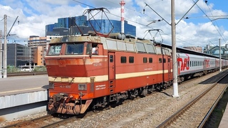 Бордовый ЧС2Т! Эксклюзив! Прибытие ЧС2Т-1019 с поездом №149/150 Челябинск - Санкт-Петербург!
