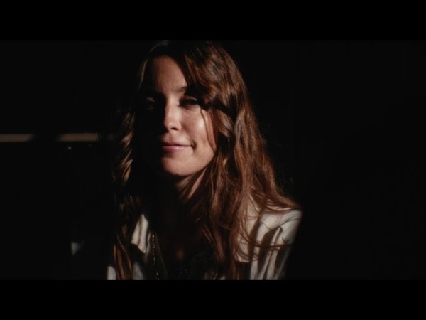 LP Giobbi Feels Just Like It (feat. Caroline Byrne) ( Studio Performance