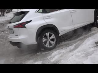 Lexus NX 300h трехмоторный