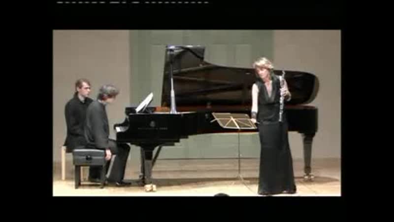 Сабина играет