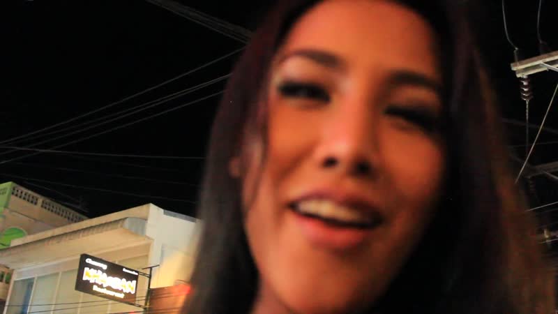 Ladyboys Lovely Night in Walking