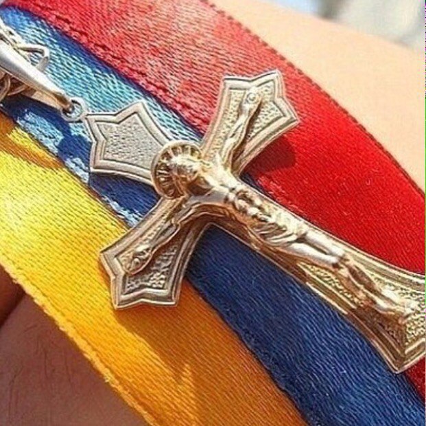 Крест и флаг армении Крест и флаг армении