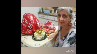 Meu aniversrio , eu, meus filhos  e dois gatos .
