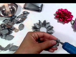 Dbora DICastro- Flor de cetim