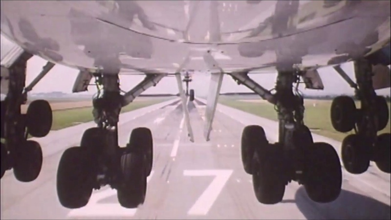 Landing Gear Camera, flight landing wheel, 747 landing gear retraction, Plane
