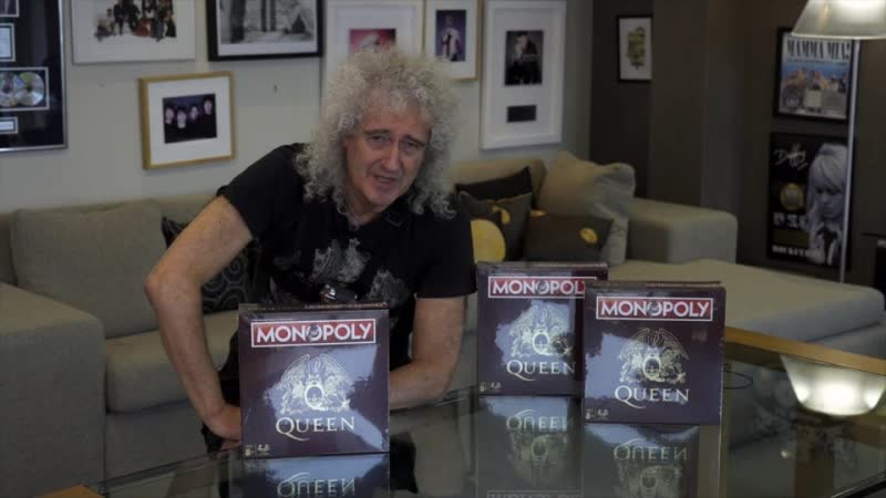 MONOPOLY: Queen Edition Brian May Unboxes the First
